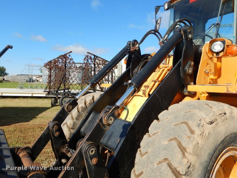 image for item EY9342 2000 Hyundai HL740-3 wheel loader