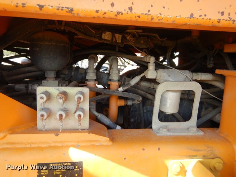 image for item EY9342 2000 Hyundai HL740-3 wheel loader