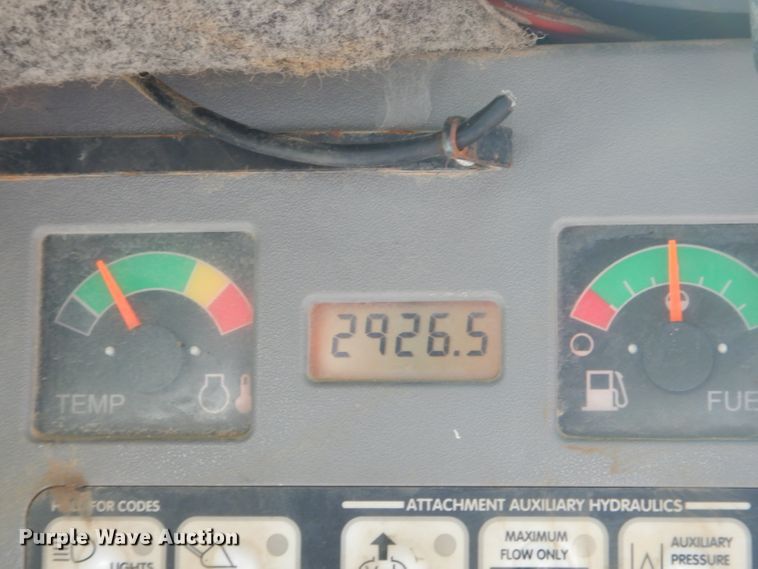 image for item EY9389 2004 Bobcat S300 skid steer