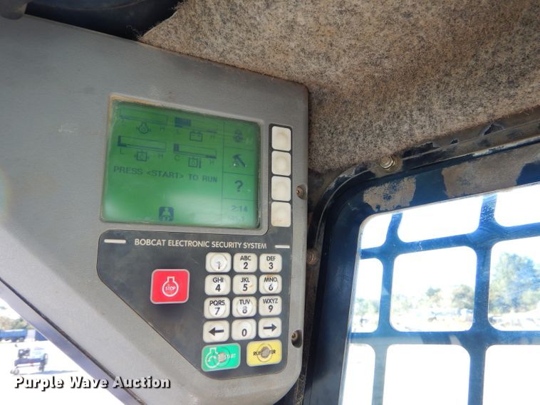 image for item EY9389 2004 Bobcat S300 skid steer