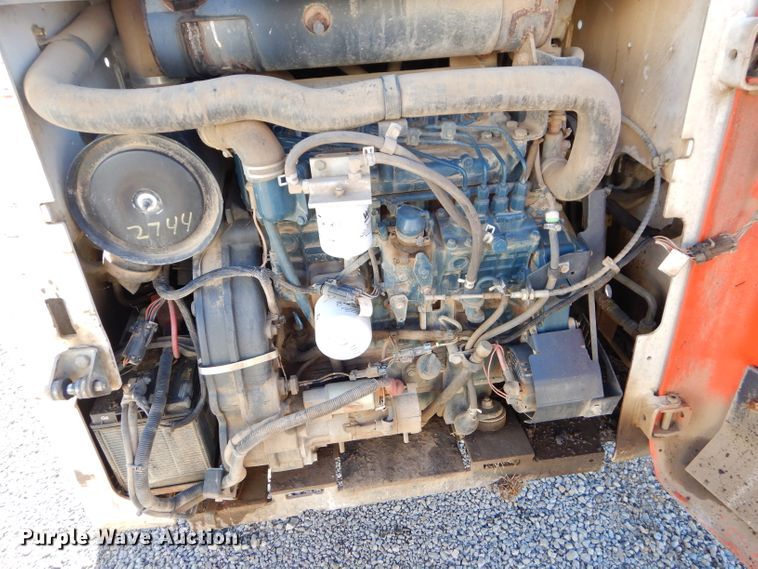 image for item EY9389 2004 Bobcat S300 skid steer