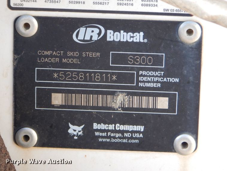 image for item EY9389 2004 Bobcat S300 skid steer