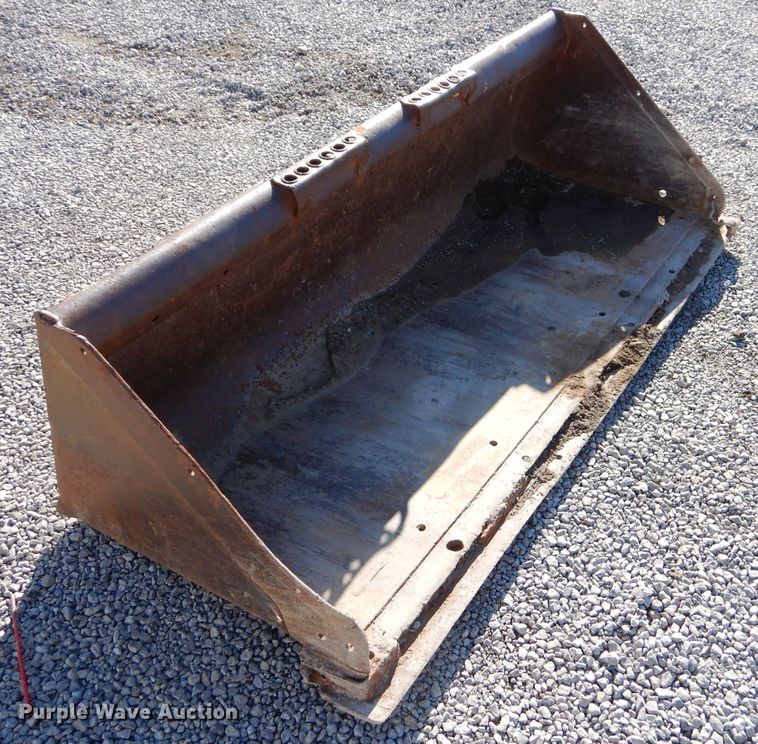 image for item EY9389 2004 Bobcat S300 skid steer