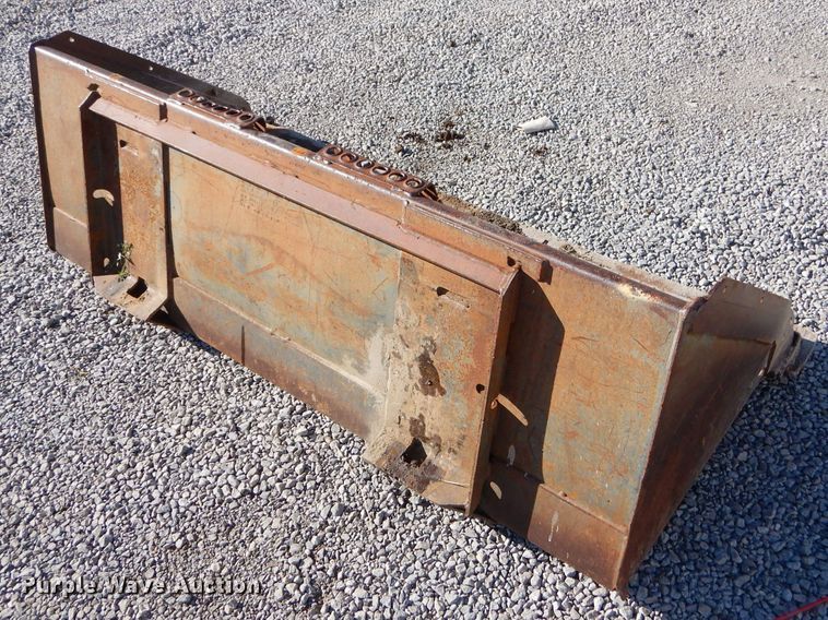 image for item EY9389 2004 Bobcat S300 skid steer