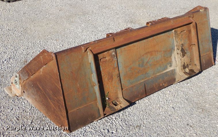 image for item EY9389 2004 Bobcat S300 skid steer