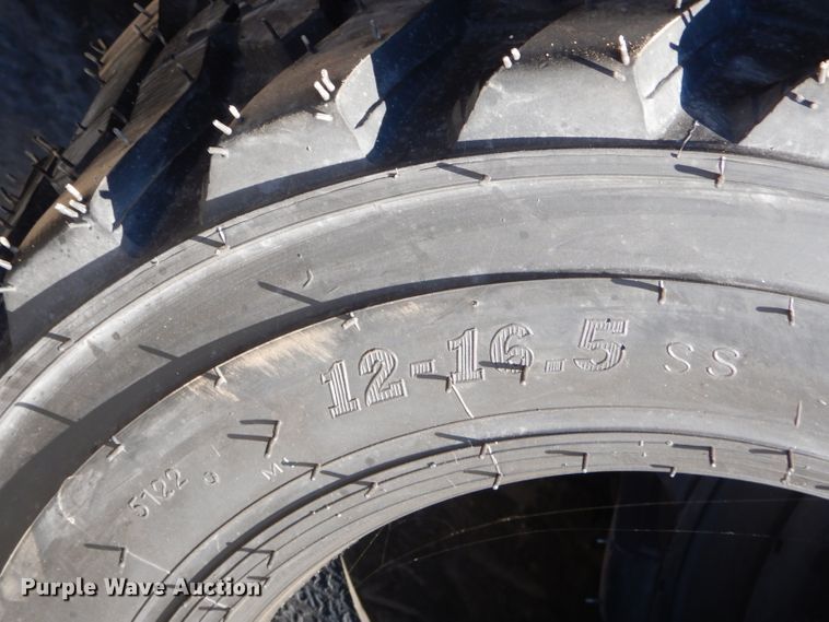 image for item EY9389 2004 Bobcat S300 skid steer