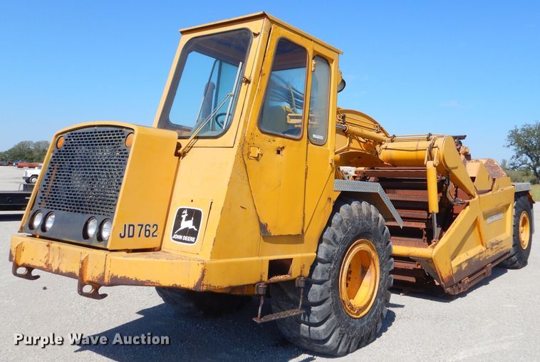 image for item FC9990 1979 John Deere 762 conventional scraper