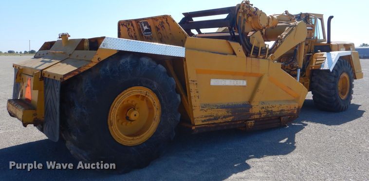 image for item FC9990 1979 John Deere 762 conventional scraper