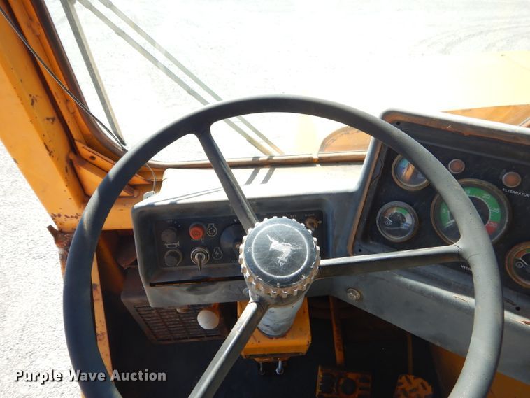 image for item FC9990 1979 John Deere 762 conventional scraper