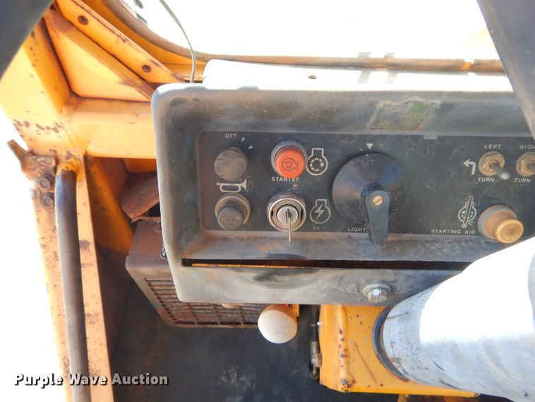 image for item FC9990 1979 John Deere 762 conventional scraper