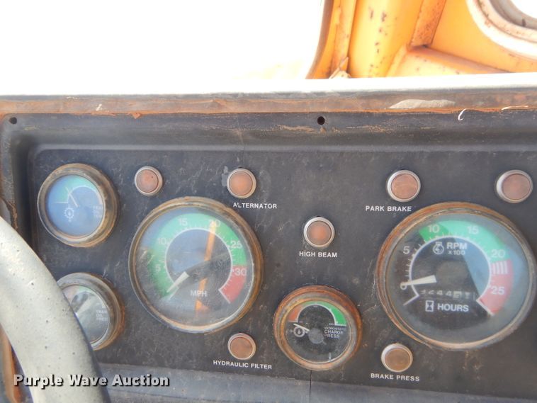 image for item FC9990 1979 John Deere 762 conventional scraper