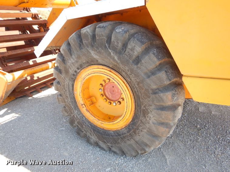 image for item FC9990 1979 John Deere 762 conventional scraper