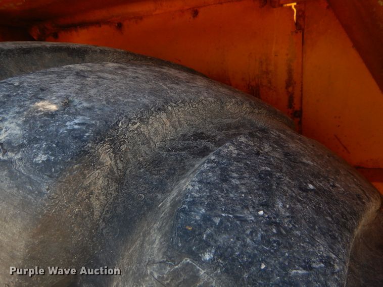 image for item FC9990 1979 John Deere 762 conventional scraper