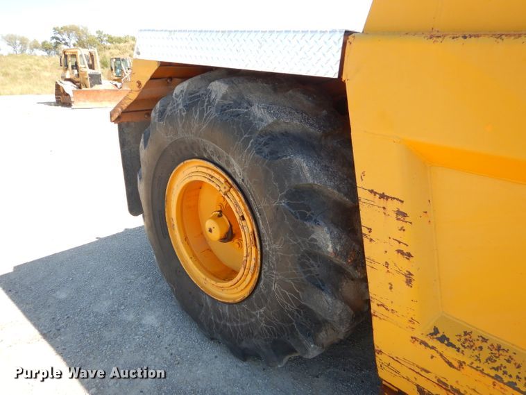 image for item FC9990 1979 John Deere 762 conventional scraper