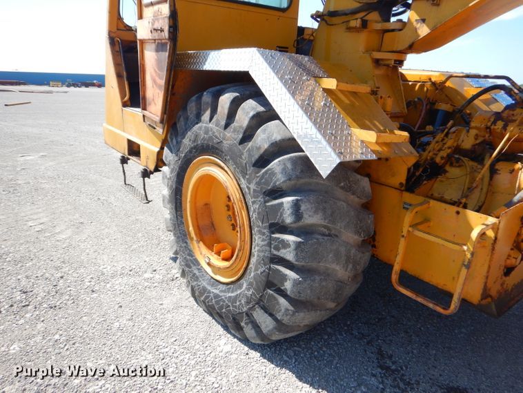 image for item FC9990 1979 John Deere 762 conventional scraper