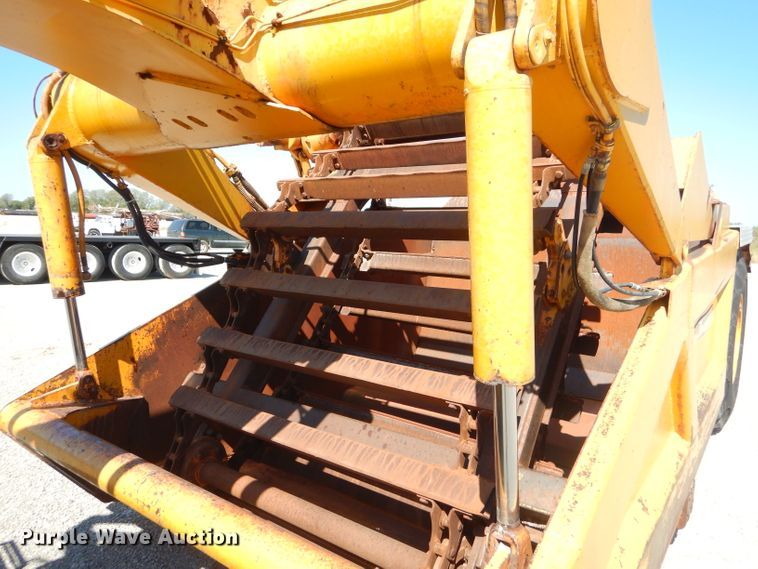 image for item FC9990 1979 John Deere 762 conventional scraper