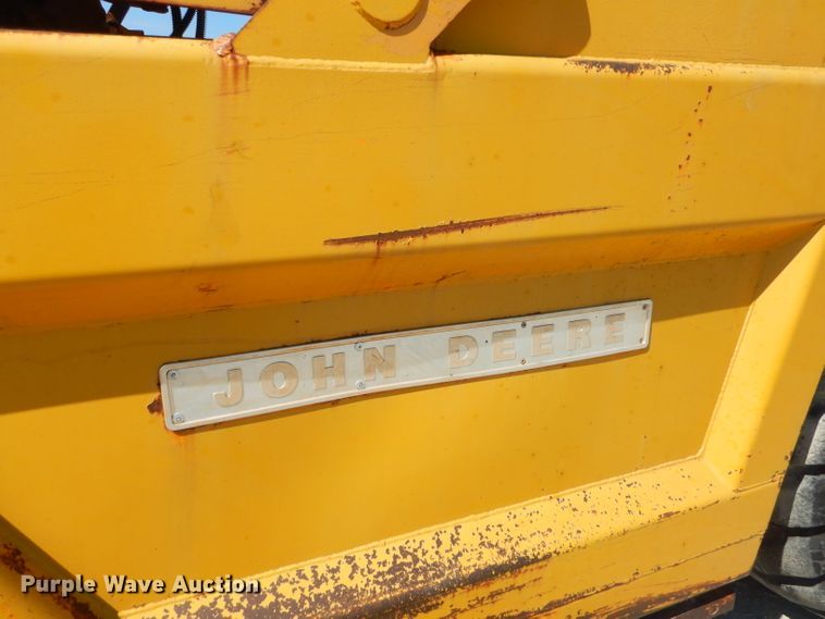 image for item FC9990 1979 John Deere 762 conventional scraper