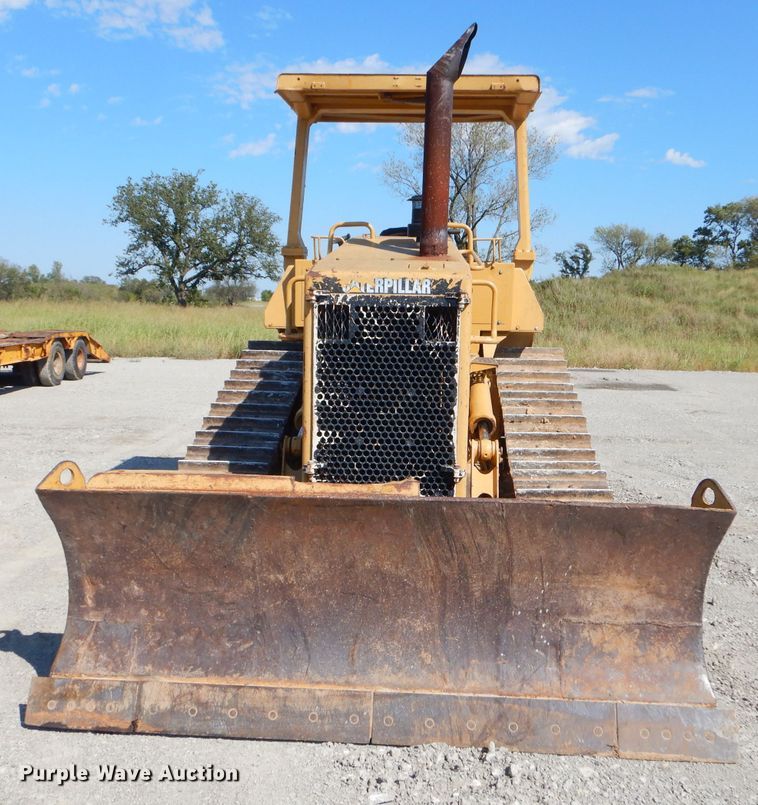 image for item FC9991 1987 Caterpillar D4H dozer