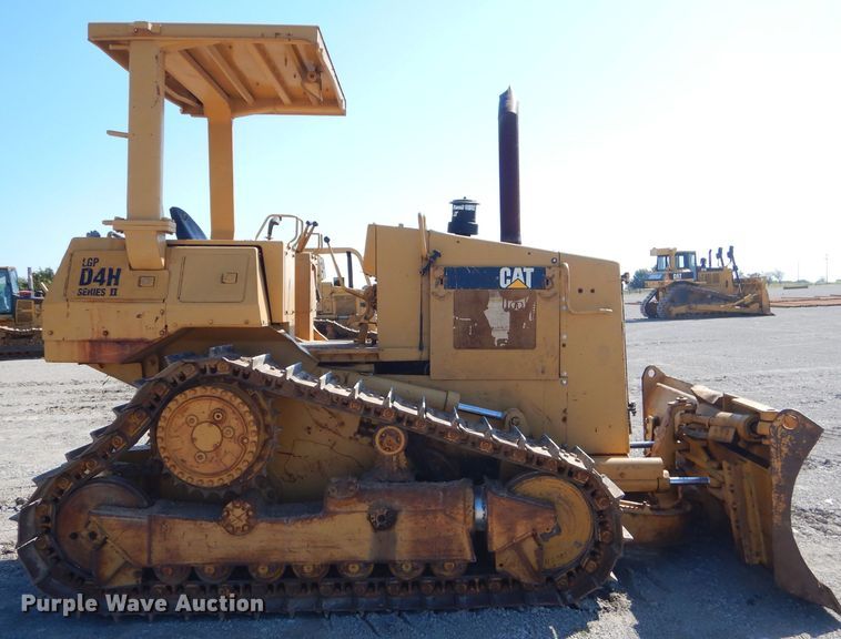 image for item FC9991 1987 Caterpillar D4H dozer