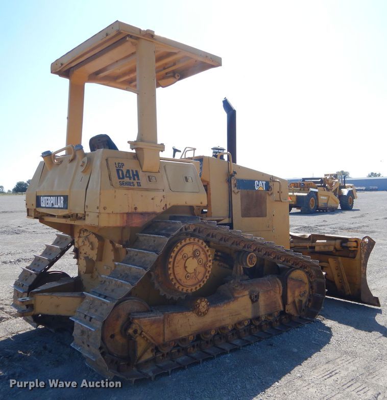 image for item FC9991 1987 Caterpillar D4H dozer
