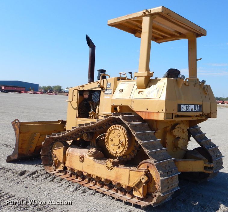image for item FC9991 1987 Caterpillar D4H dozer