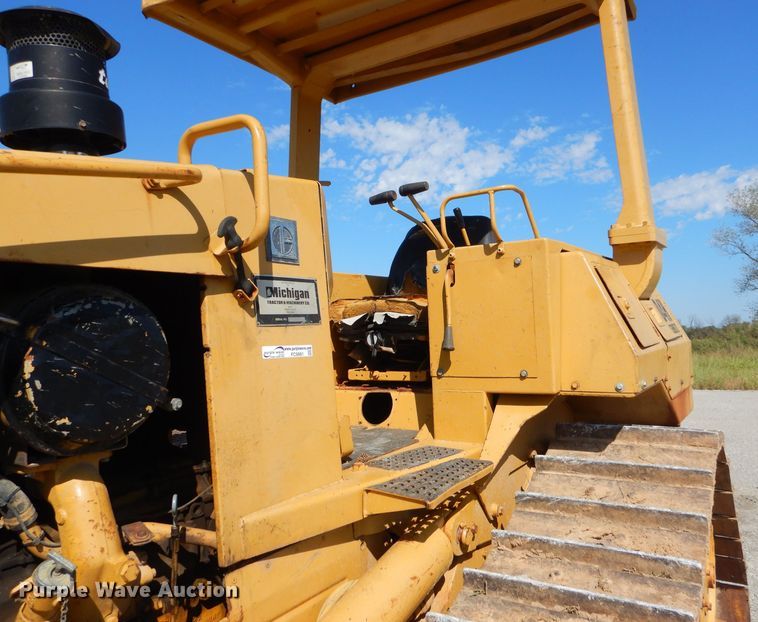 image for item FC9991 1987 Caterpillar D4H dozer