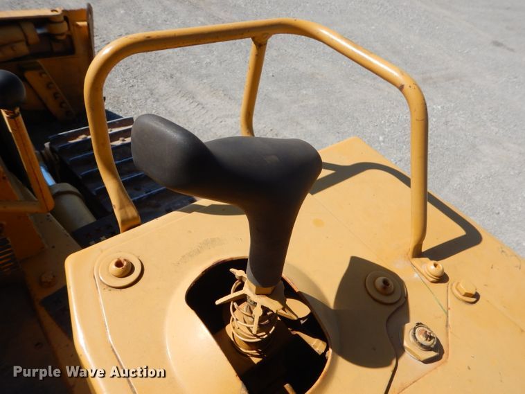 image for item FC9991 1987 Caterpillar D4H dozer