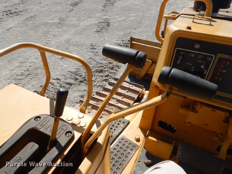 image for item FC9991 1987 Caterpillar D4H dozer