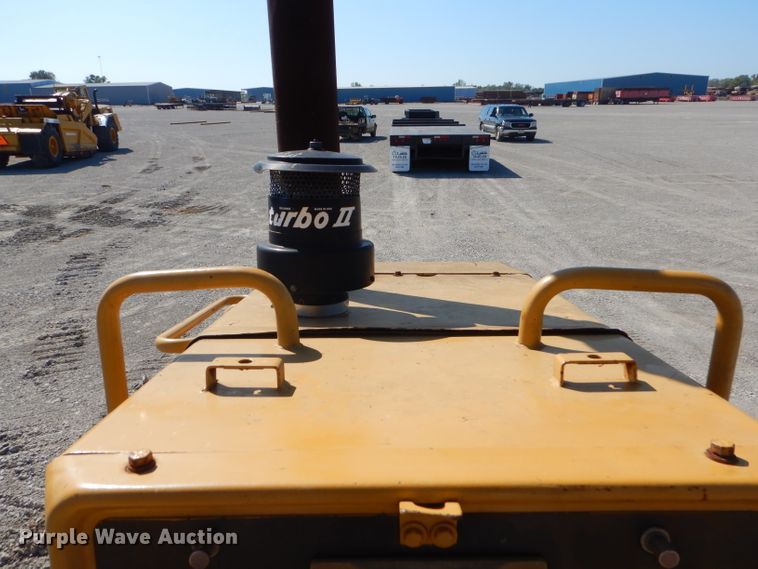 image for item FC9991 1987 Caterpillar D4H dozer