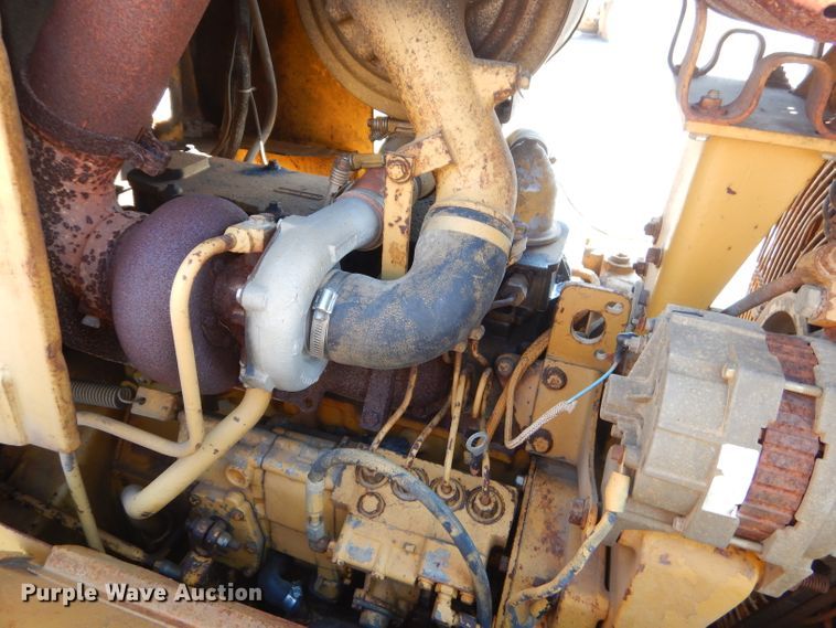 image for item FC9991 1987 Caterpillar D4H dozer