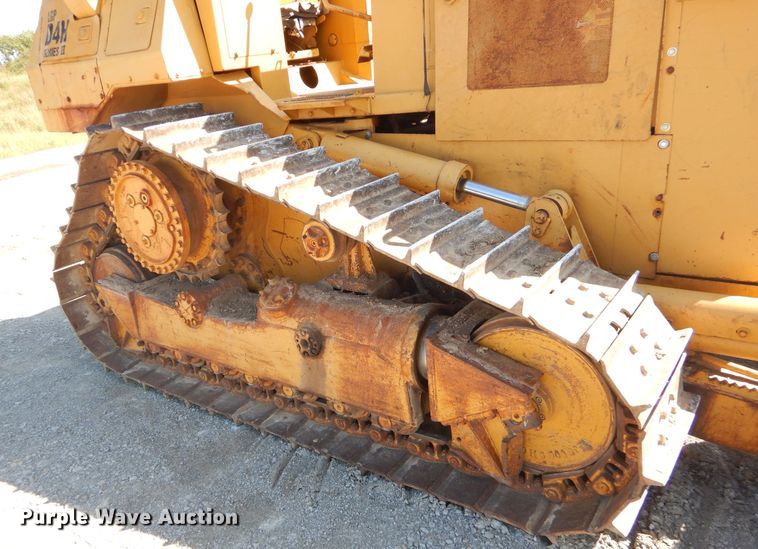 image for item FC9991 1987 Caterpillar D4H dozer
