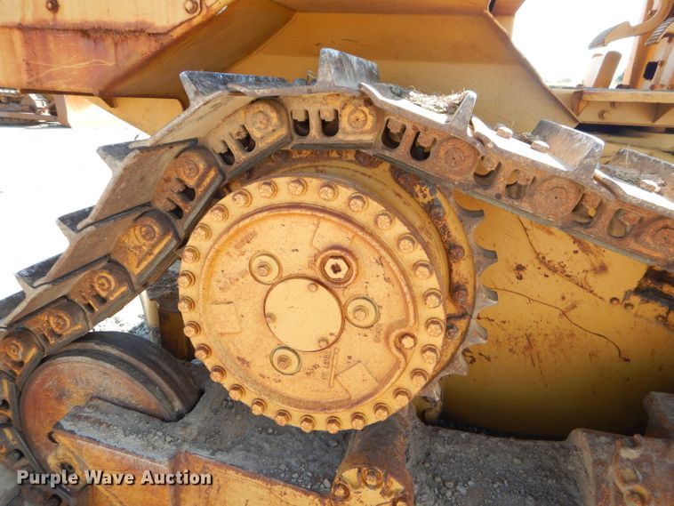 image for item FC9991 1987 Caterpillar D4H dozer