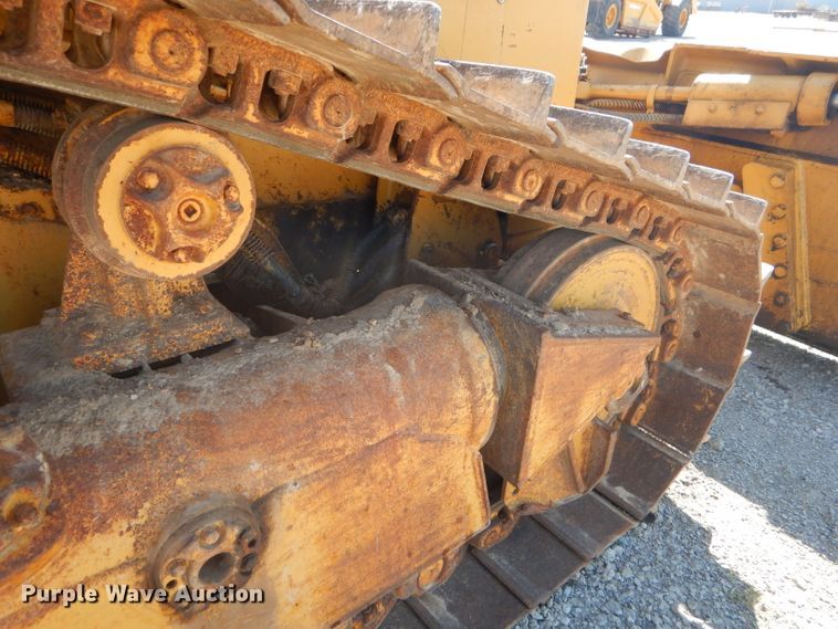 image for item FC9991 1987 Caterpillar D4H dozer