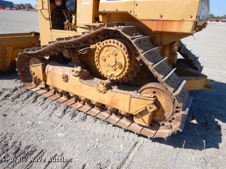 image for item FC9991 1987 Caterpillar D4H dozer