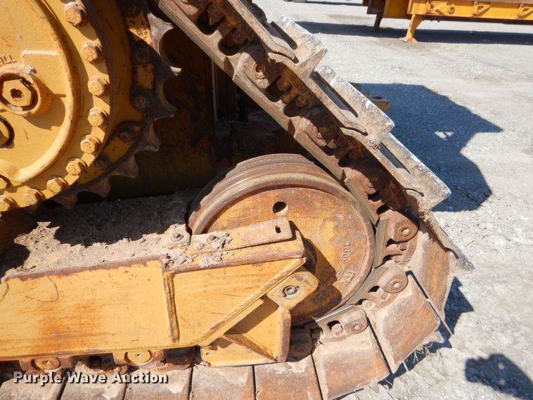 image for item FC9991 1987 Caterpillar D4H dozer