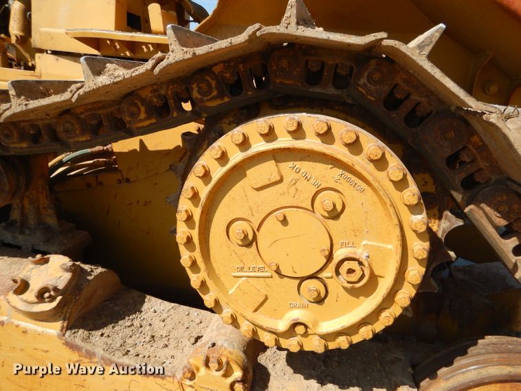 image for item FC9991 1987 Caterpillar D4H dozer