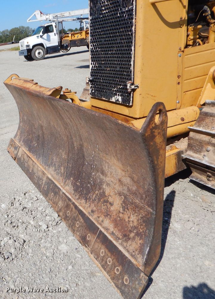 image for item FC9991 1987 Caterpillar D4H dozer