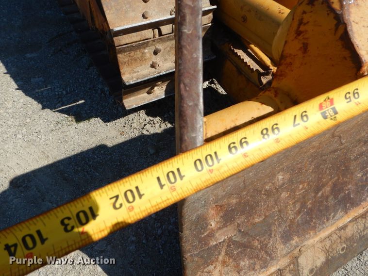 image for item FC9991 1987 Caterpillar D4H dozer