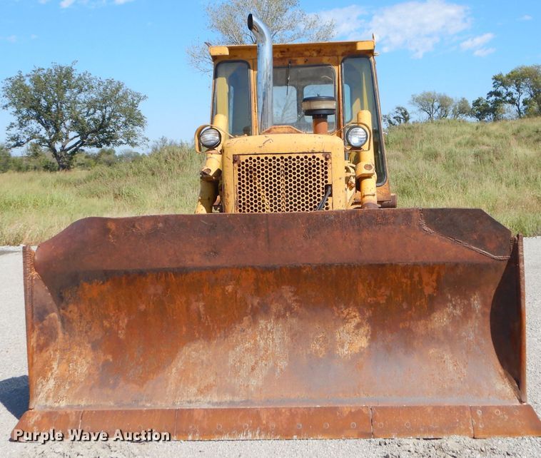 image for item FC9992 1976 Caterpillar D5 dozer