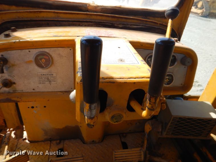 image for item FC9992 1976 Caterpillar D5 dozer