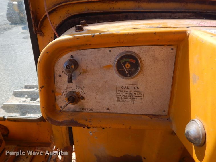 image for item FC9992 1976 Caterpillar D5 dozer