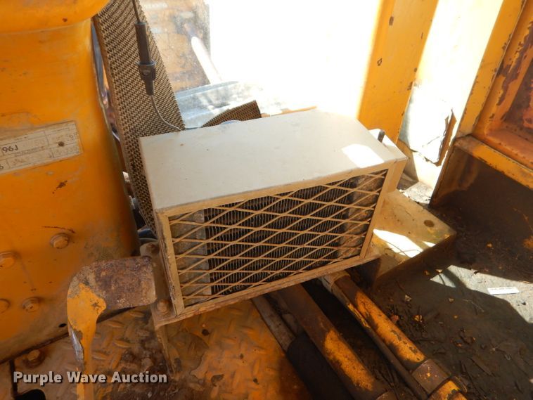 image for item FC9992 1976 Caterpillar D5 dozer