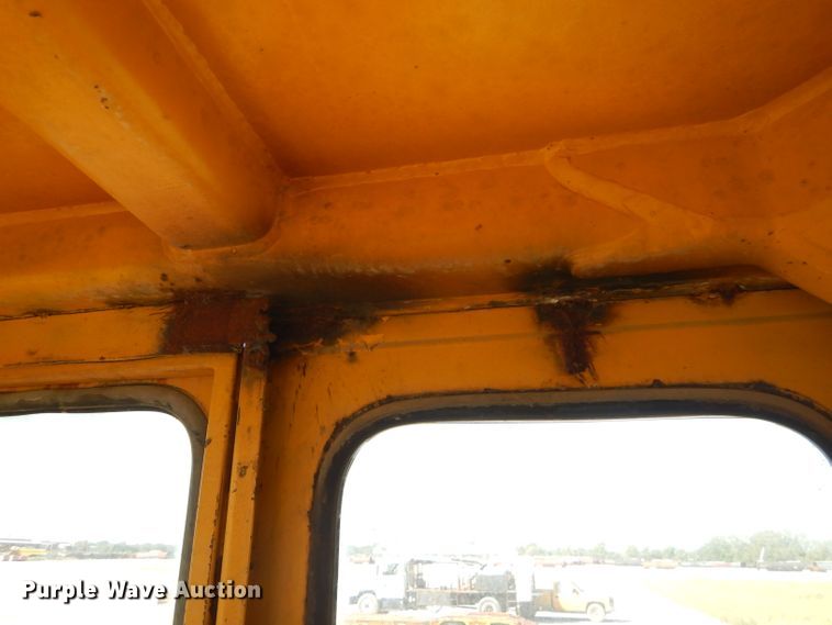 image for item FC9992 1976 Caterpillar D5 dozer