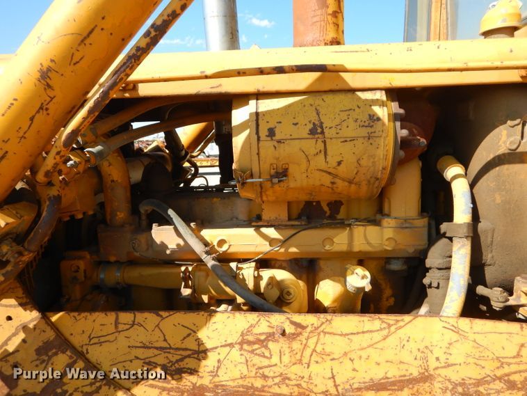 image for item FC9992 1976 Caterpillar D5 dozer