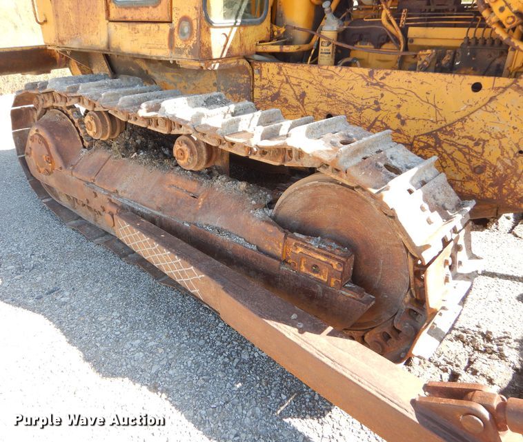 image for item FC9992 1976 Caterpillar D5 dozer