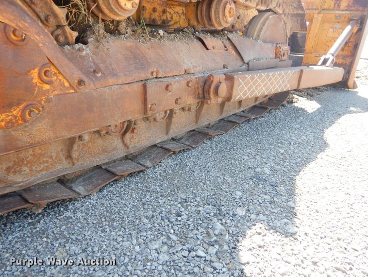 image for item FC9992 1976 Caterpillar D5 dozer