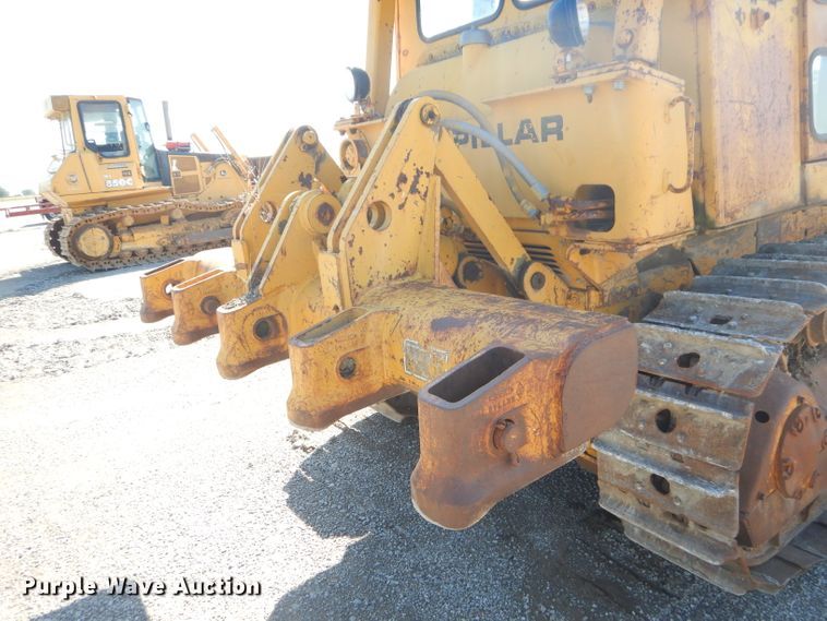 image for item FC9992 1976 Caterpillar D5 dozer