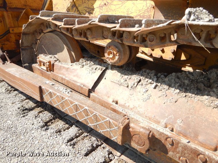 image for item FC9992 1976 Caterpillar D5 dozer