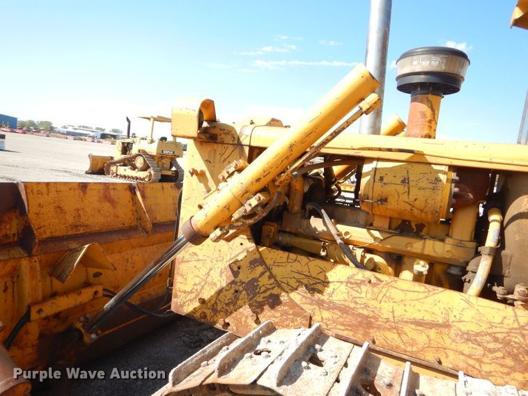 image for item FC9992 1976 Caterpillar D5 dozer