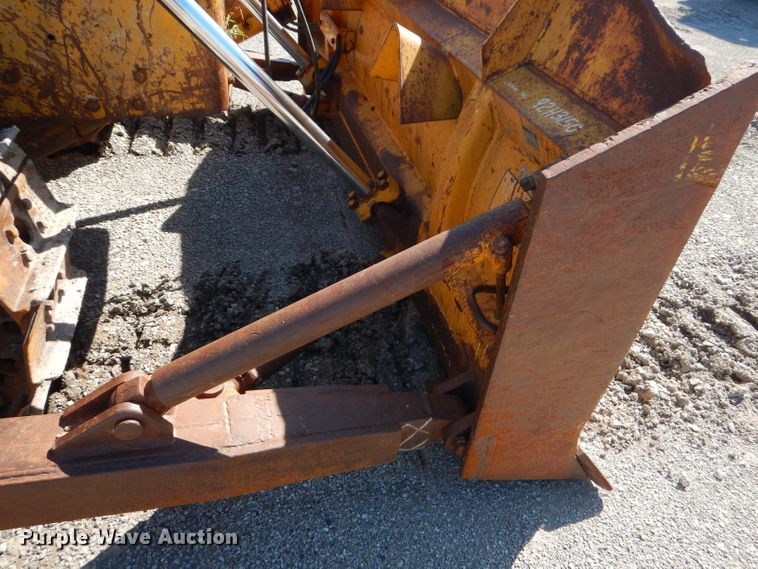 image for item FC9992 1976 Caterpillar D5 dozer